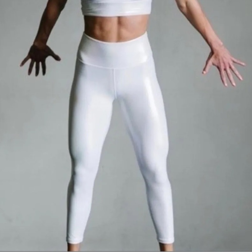 Zyia White Iridescent Unicorn 7/8 Leggings - EUC Size 6/8